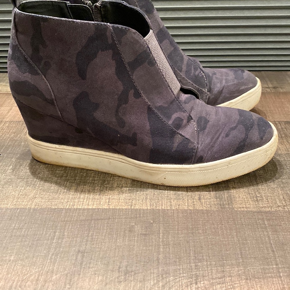 Mia Black Grey Camo Sneaker Wedge